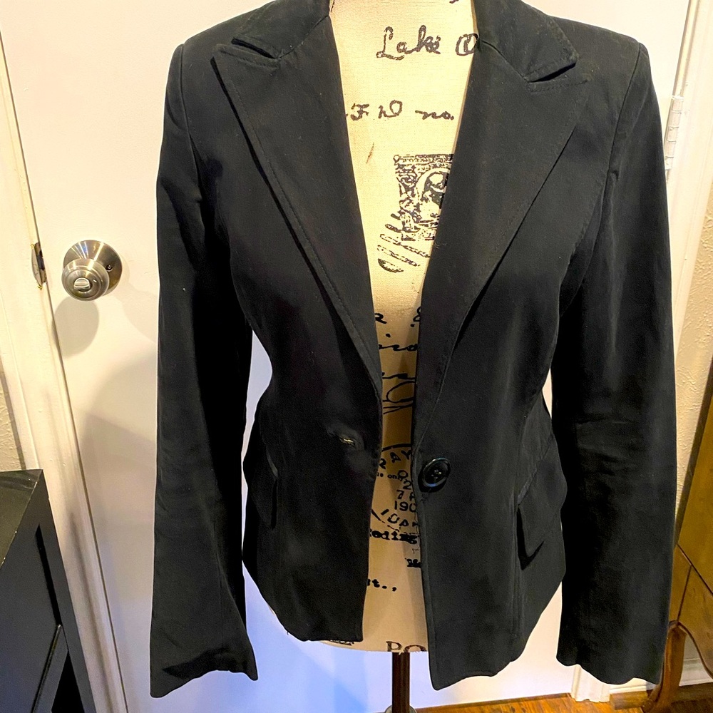 Classic vintage style black blazer with leather trim